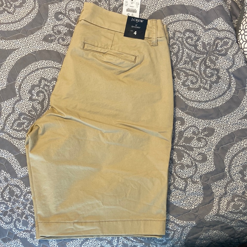 NWT J Crew 9” khaki shorts size 4